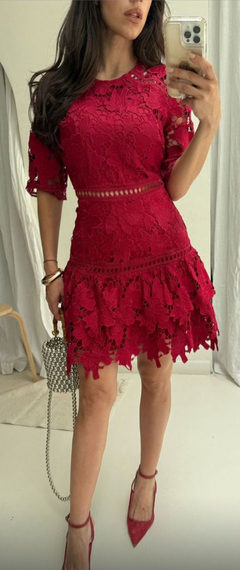Vestido corto de encaje