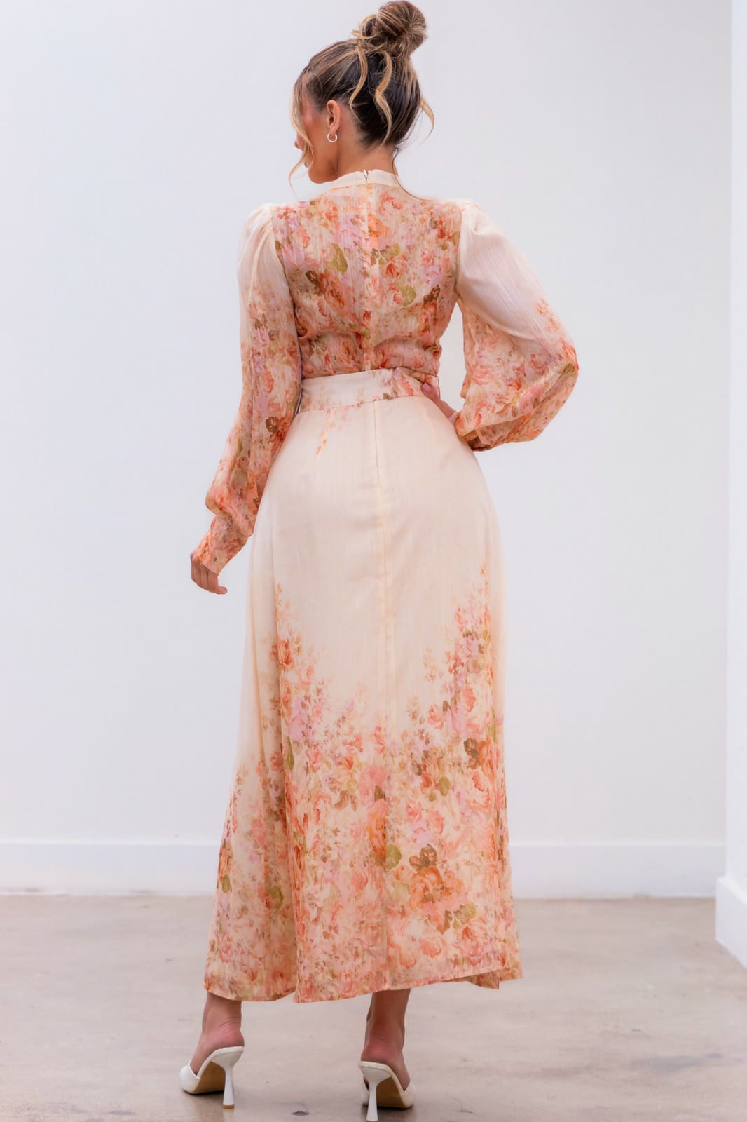 Vestido midi manga larga organza