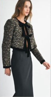 Saco corto animal print moño