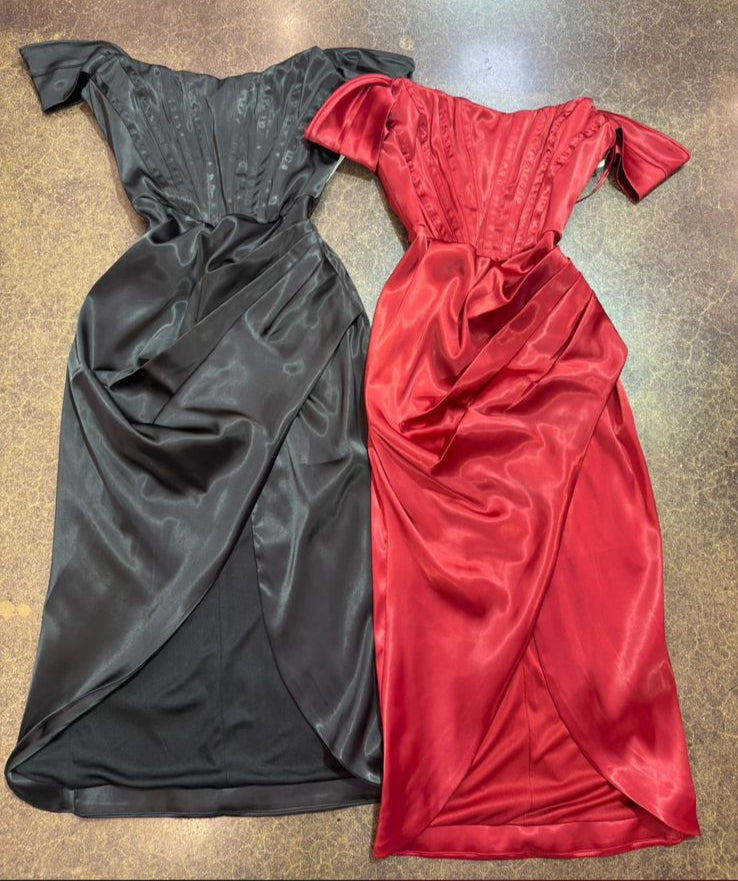 Vestido satín midi estrapless
