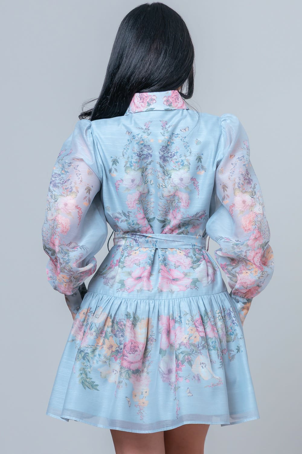 Vestido corto manga larga flores