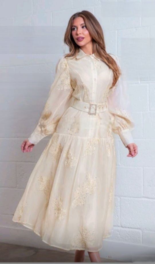 Vestido organza manga larga flores borde