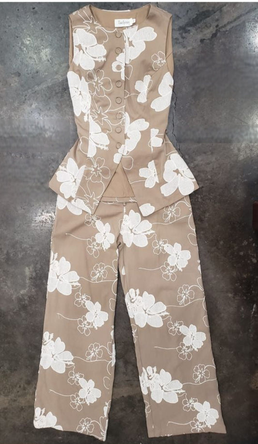 Set chaleco/pantalón bordado