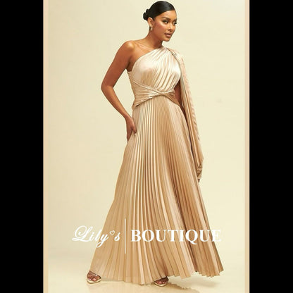Vestido largo satín plisado