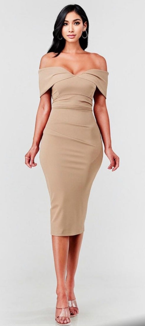 Vestido midi estrapless manga caida