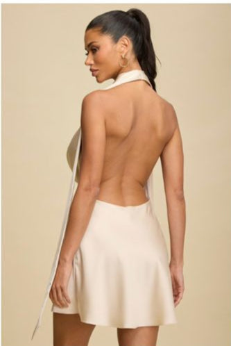 Vestido corto halter satín