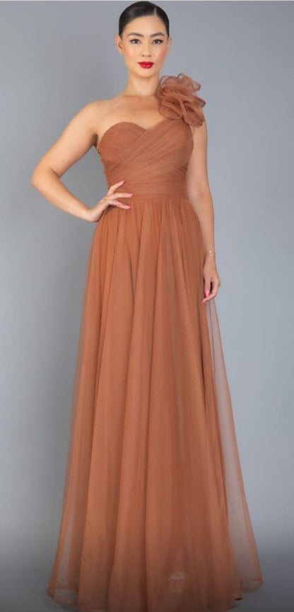 Vestido Maxi tul medio hombro