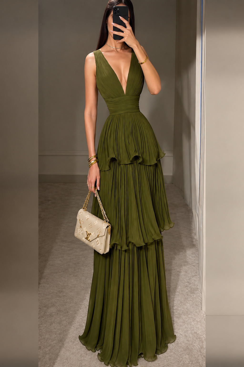 Vestido largo verde olivo de holanes